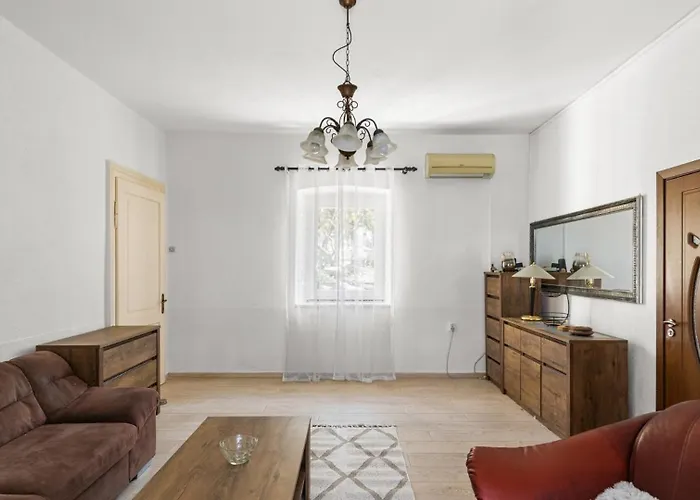 Casa Bugarin بوريتش