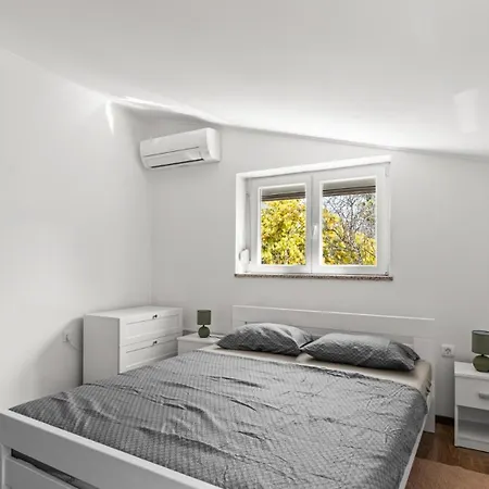 Casa Bugarin * Πόρετς